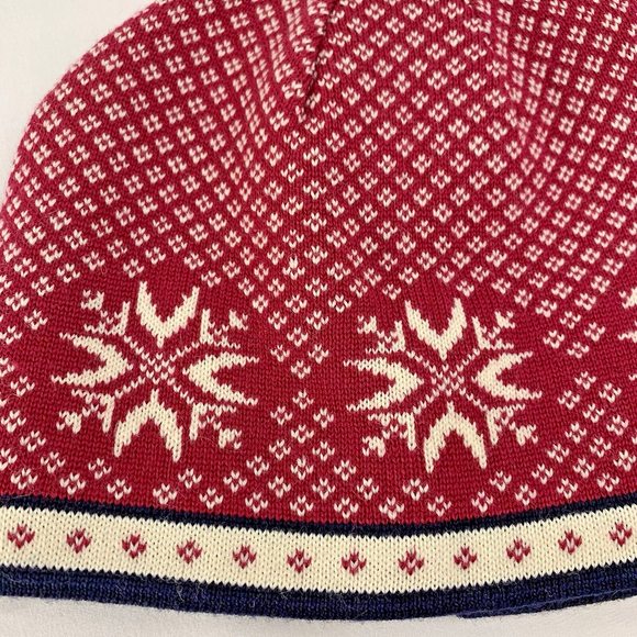 NWT LL Bean Deep Raspberry Red Women's Ski Winter Hat Tassel Fair Isle Snowflake - Picture 3 of 9